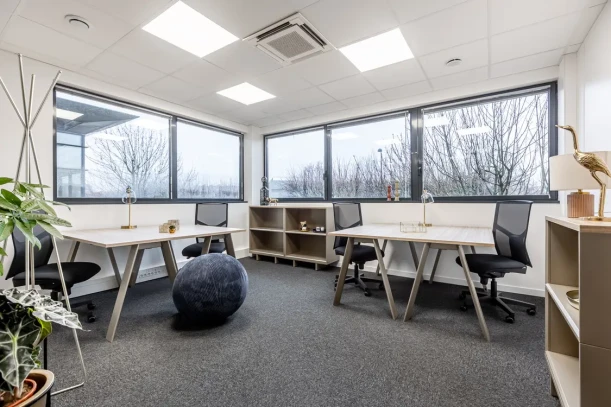 Bureau privé - 78990 - 4 postes - 1398€