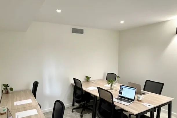 Bureau privé - 33000 - 6 postes - 2700€