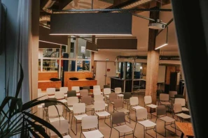 Open Space - 44200 - 25 postes - 320€
