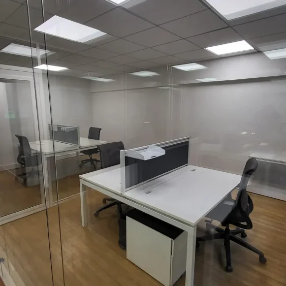 Bureau privé 23 m² 4 postes Coworking Rue Louise Michel Levallois-Perret 92300 - photo 2