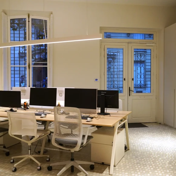 Espace indépendant 45 m² 7 postes Location bureau Rue Turgot Paris 75009 - photo 1