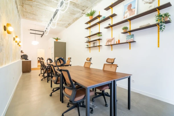 Bureau privé - 13006 - 8 postes - 1990€