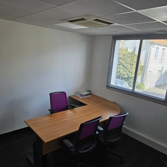 Bureau privé 21 m² 4 postes Location bureau Avenue du Président Salvador Allende Montreuil 93100 - photo 4