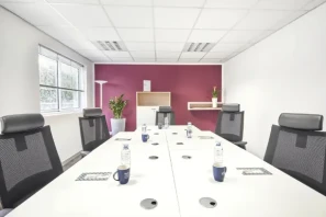 Bureau privé - 13008 - 3 postes - 1275€