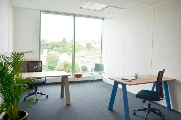 Bureau privé - 86000 - 3 postes - 655€