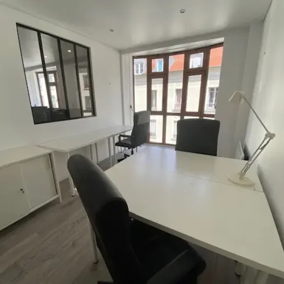 Bureau privé 13 m² 3 postes Location bureau Rue Mademoiselle Paris 75015 - photo 1