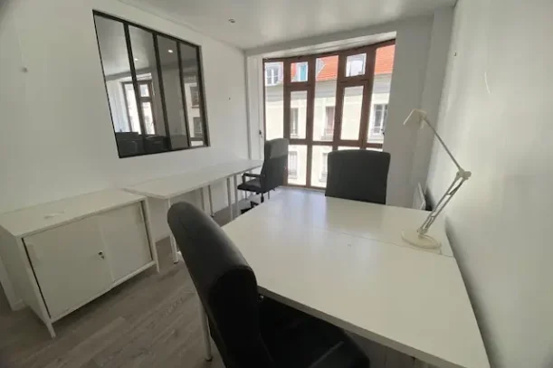 Bureau privé - 75015 - 3 postes - 700€