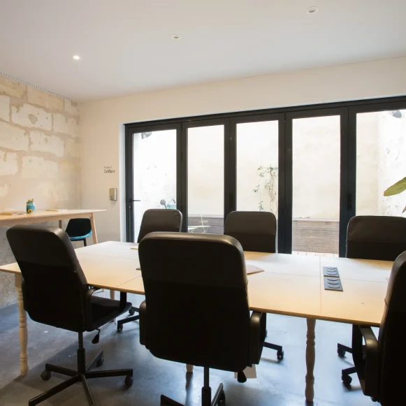 Bureau privé 40 m² 12 postes Location bureau Rue Leyteire Bordeaux 33000 - photo 3