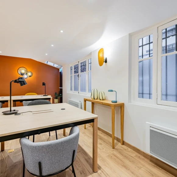 Bureau privé 30 m² 8 postes Location bureau Rue de Trétaigne Paris 75018 - photo 2