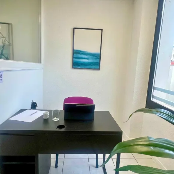 Open Space  1 poste Coworking Boulevard de Strasbourg Toulon 83000 - photo 1