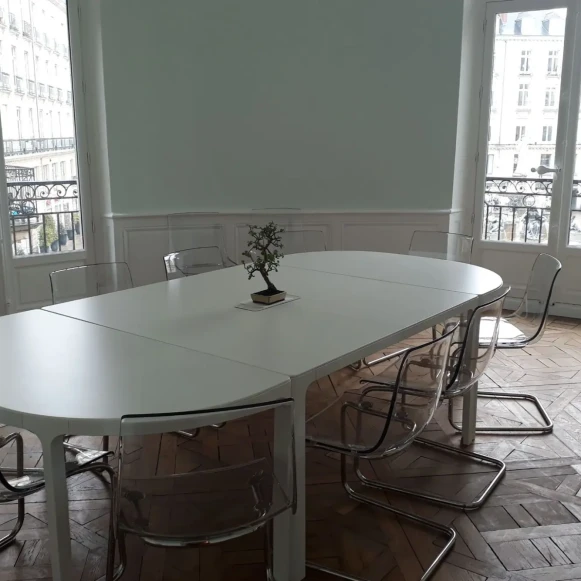 Bureau privé 28 m² 6 postes Coworking Rue des Vieilles Douves Nantes 44000 - photo 1