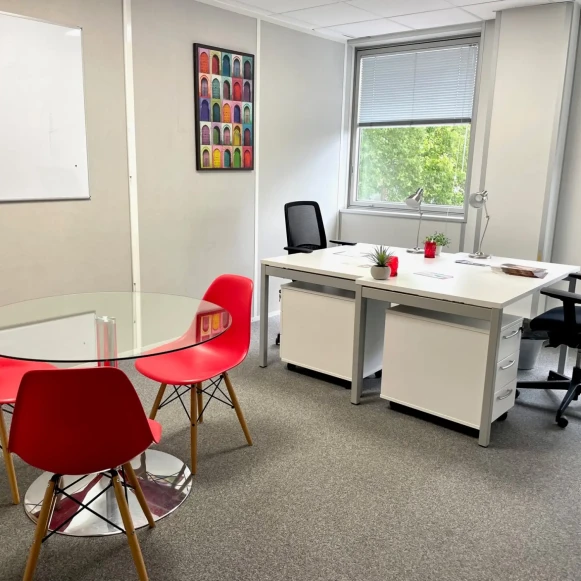 Bureau privé 18 m² 2 postes Coworking Chemin de la Crabe Toulouse 31300 - photo 1