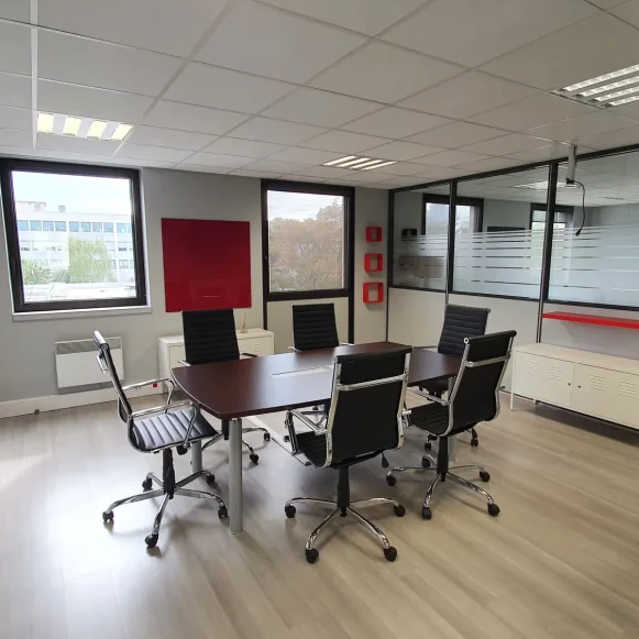 Bureau privé 25 m² 4 postes Coworking Boulevard de la République Chatou 78400 - photo 4
