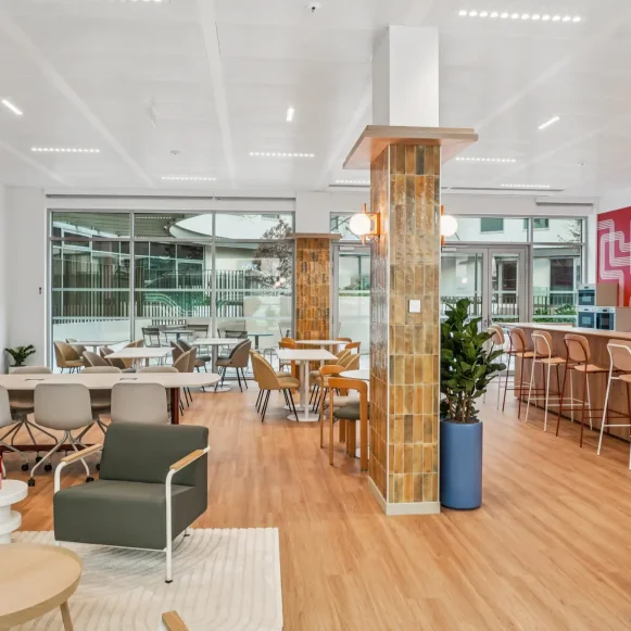 Bureau privé 55 m² 4 postes Location bureau Rue Juliette Récamier Lyon 69006 - photo 1