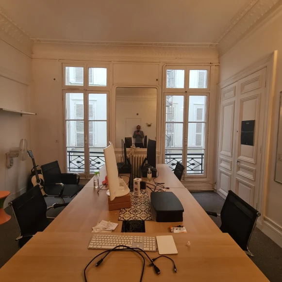 Bureau privé 16 m² 6 postes Location bureau Rue du Helder Paris 75009 - photo 1