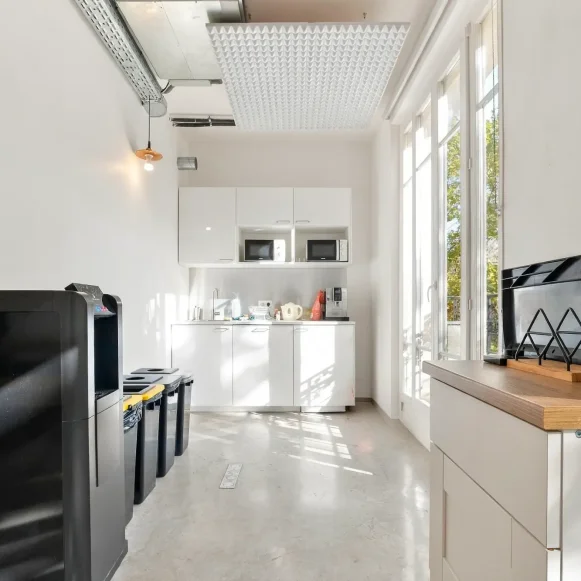 Espace indépendant 299 m² 50 postes Location bureau Rue Doudeauville Paris 75018 - photo 8