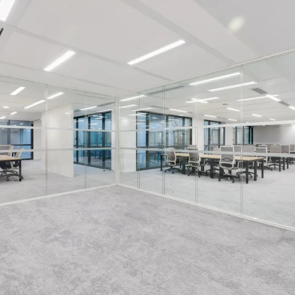 Bureau privé 20 m² 4 postes Coworking Rue Eugène Renault Maisons-Alfort 94700 - photo 2
