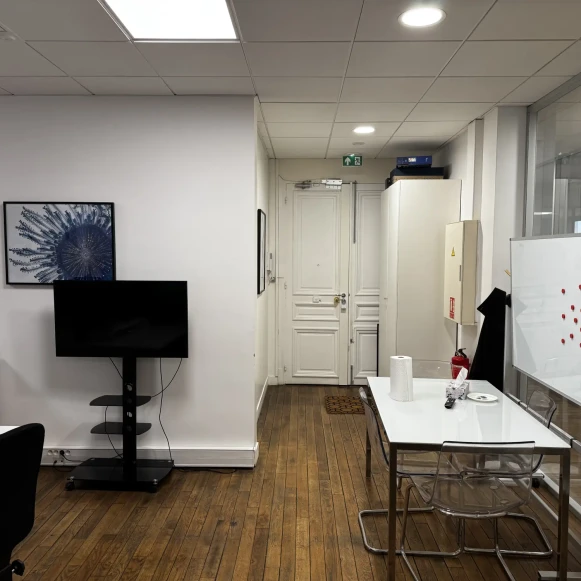 Espace indépendant 60 m² 12 postes Location bureau Rue du Renard Paris 75004 - photo 9