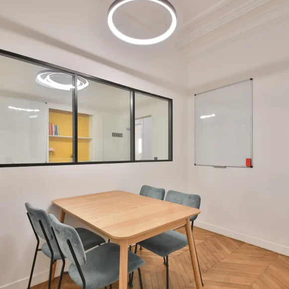 Bureau privé 26 m² 8 postes Location bureau Rue de Mogador Paris 75009 - photo 7
