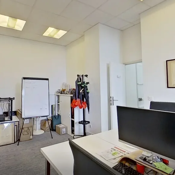 Bureau privé 24 m² 8 postes Location bureau Rue La Boétie Paris 75008 - photo 5