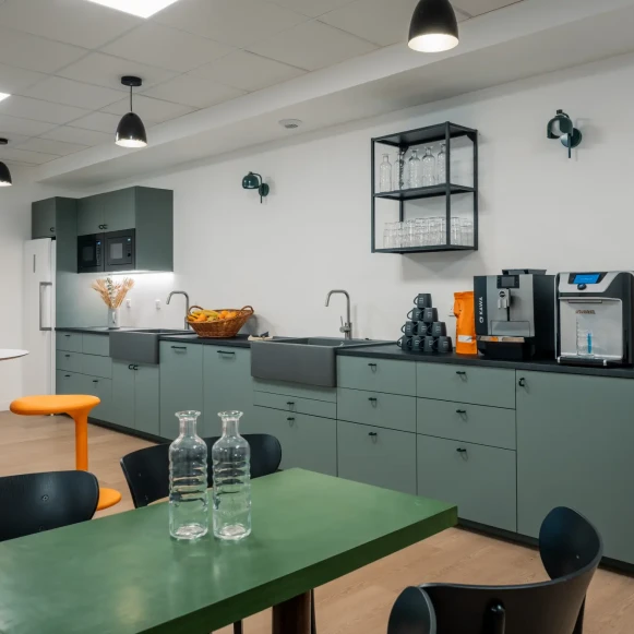 Bureau privé 70 m² 16 postes Location bureau Rue des Petits Hôtels Paris 75010 - photo 10