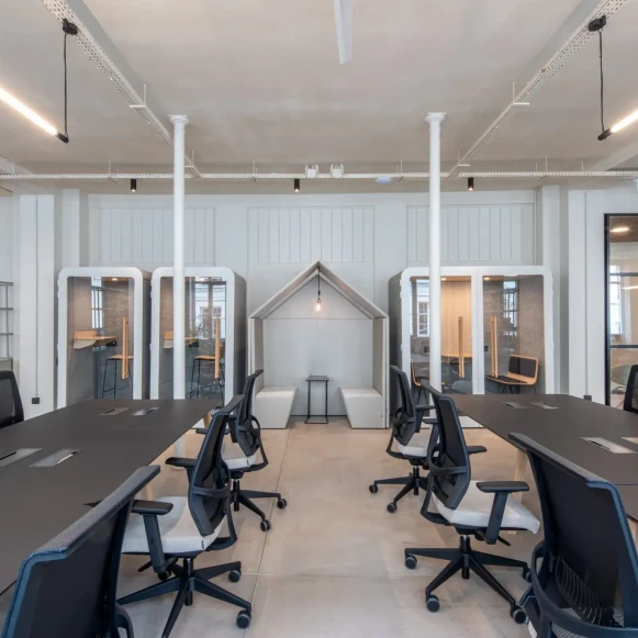 Espace indépendant 337 m² 50 postes Location bureau Rue du Mail Paris 75002 - photo 4