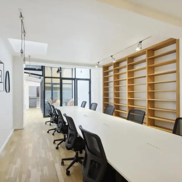 Espace indépendant 190 m² 30 postes Location bureau Rue Championnet Paris 75018 - photo 2