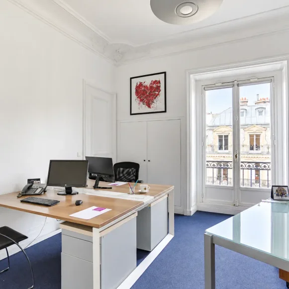 Bureau privé 17 m² 3 postes Coworking Avenue de l'Opéra Paris 75001 - photo 1