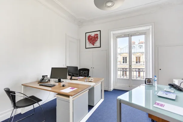 Bureau privé - 75001 - 3 postes - 2190€