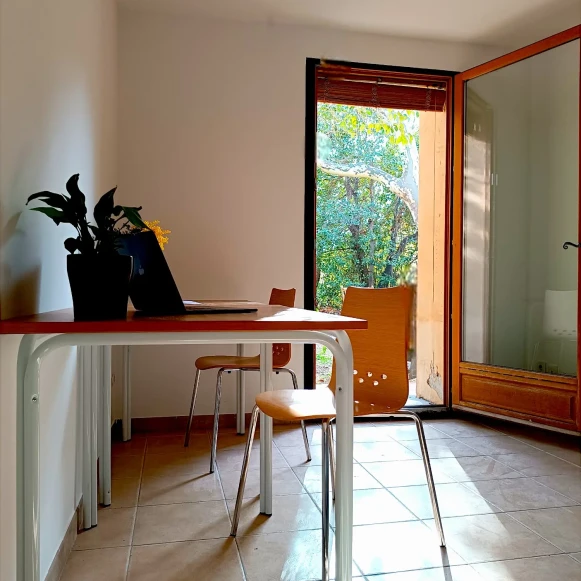 Bureau privé 13 m² 4 postes Location bureau Boulevard Léglize Marseille 13004 - photo 2