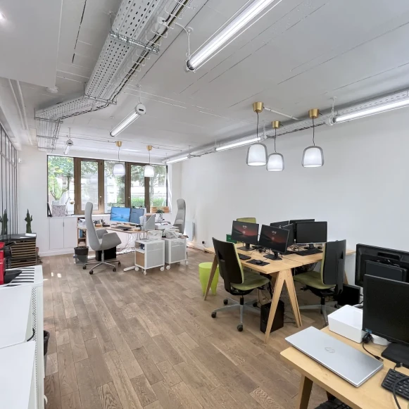 Espace indépendant 42 m² 7 postes Coworking Rue Massue Vincennes 94300 - photo 2
