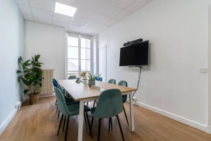 Espace indépendant - 75002 - 18 postes - 8500€