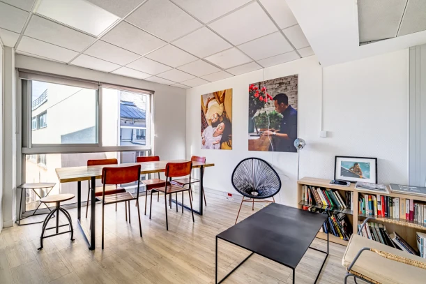 Bureau privé - 75009 - 3 postes - 1650€