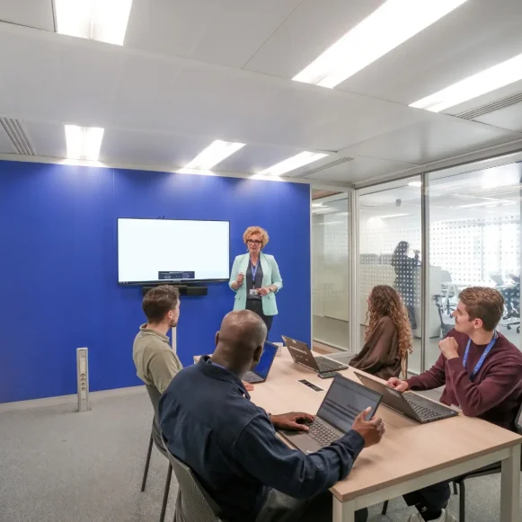 Bureau privé 17 m² 4 postes Location bureau Rue Philidor Paris 75020 - photo 7