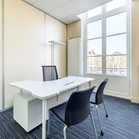 Bureau privé 8 m² 1 poste Coworking Rue du Guesclin Nantes 44000 - photo 11