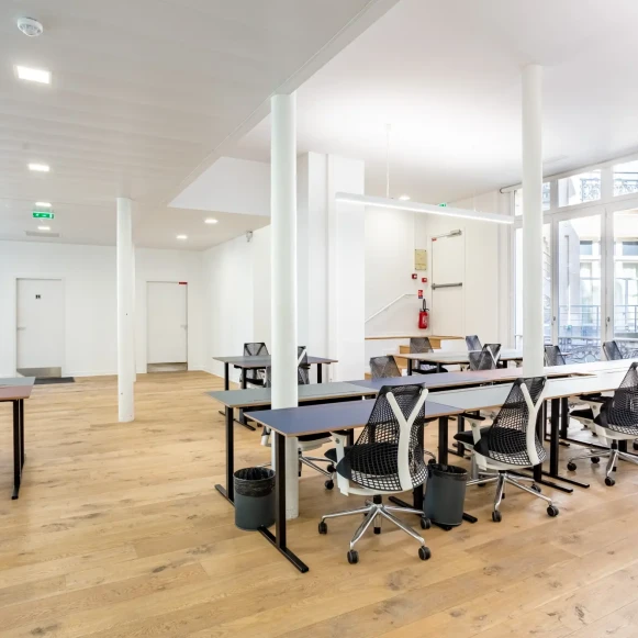 Bureau privé 12 m² 4 postes Coworking Avenue de la République Paris 75011 - photo 4