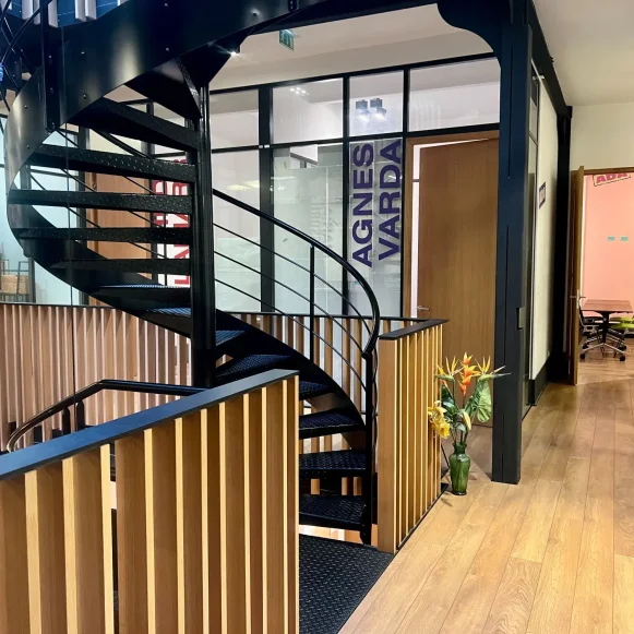 Bureau privé 200 m² 35 postes Coworking Rue du Faubourg Saint-Martin Paris 75010 - photo 4