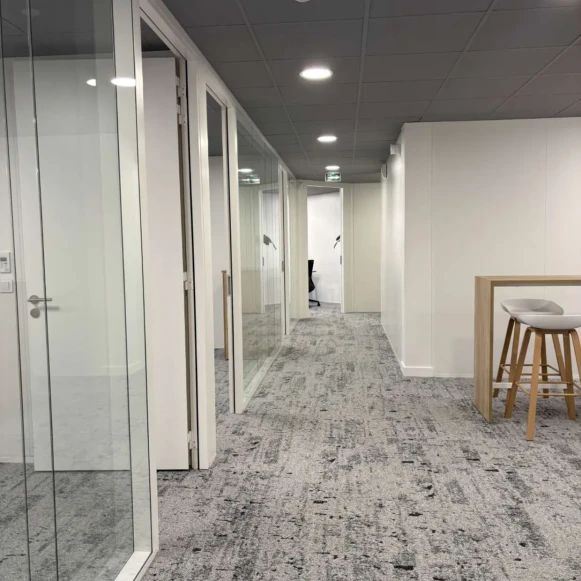 Bureau privé 40 m² 4 postes Coworking Chemin de Malacher Meylan 38240 - photo 8