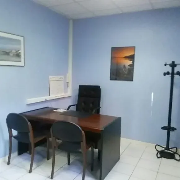 Bureau privé 12 m² 1 poste Location bureau Rue de Colombes Asnières-sur-Seine 92600 - photo 1