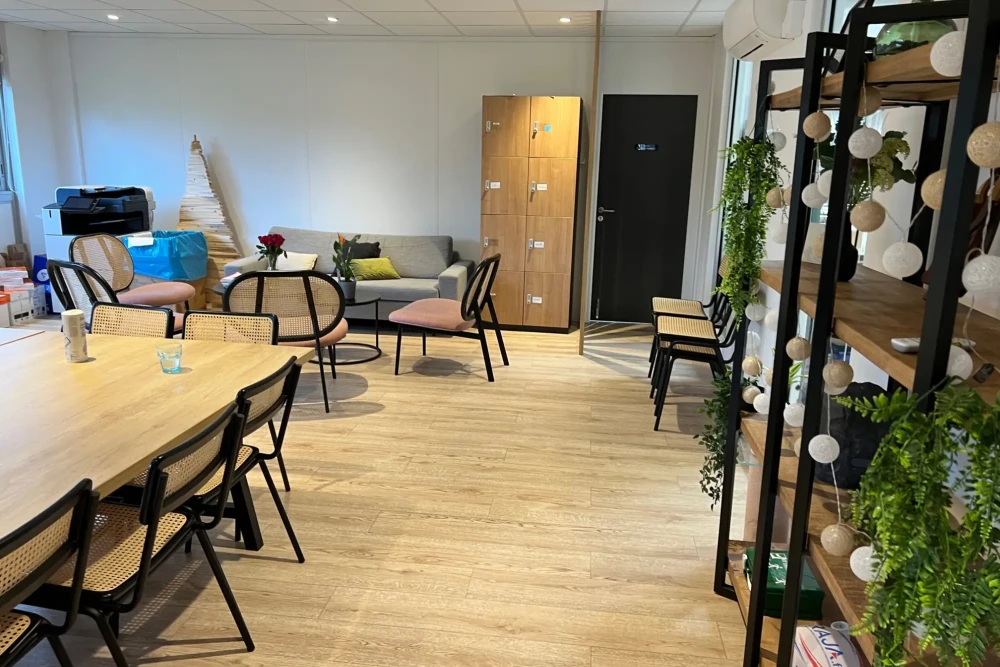 Bureau privé - 91140 - 20 postes - 3000€