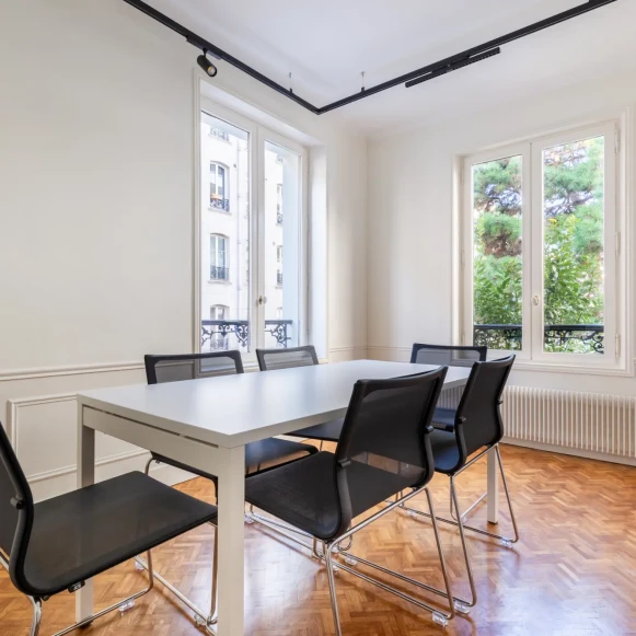 Bureau privé 51 m² 8 postes Location bureau Rue Neuve des Boulets Paris 75011 - photo 2