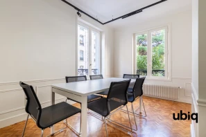 Bureau privé - 75011 - 8 postes - 3887€