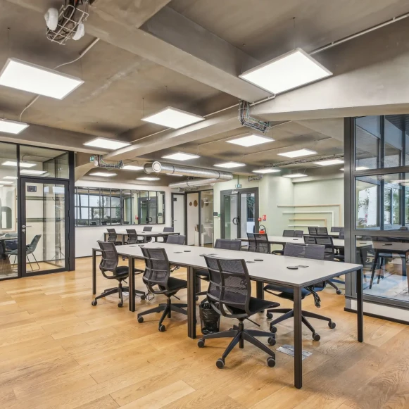 Espace indépendant 125 m² 25 postes Location bureau Rue du Faubourg Saint-Denis Paris 75010 - photo 1
