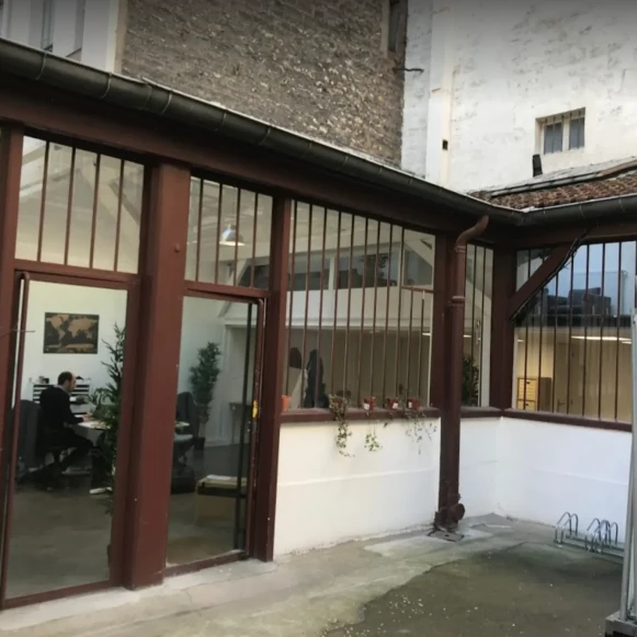 Open Space  1 poste Location bureau Rue Saint-Louis en l'Île Paris 75004 - photo 2