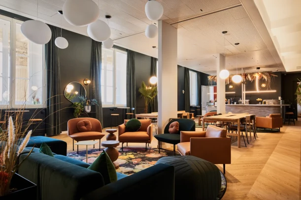 Bureau privé - 75008 - 5 postes - 6450€