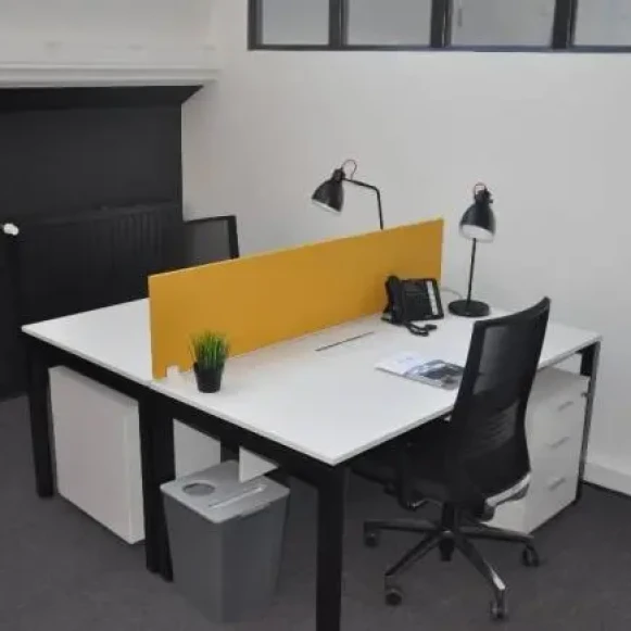 Bureau privé 15 m² 2 postes Coworking Avenue Jean-Baptiste Lebas Roubaix 59100 - photo 4