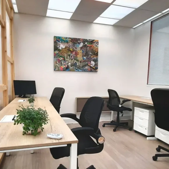 Bureau privé 15 m² 4 postes Coworking Rue du Chemin Vert Paris 75011 - photo 1