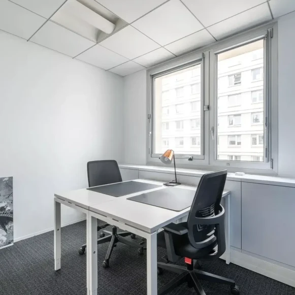 Bureau privé 8 m² 1 poste Coworking Rue de Verdun Suresnes 92150 - photo 1