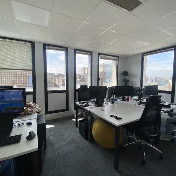 Bureau privé 19 m² 2 postes Coworking Rue Vieux Faubourg Lille 59800 - photo 4