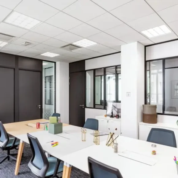 Espace indépendant 53 m² 9 postes Location bureau Rue Traversière Paris 75012 - photo 1